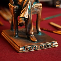 Karl MarxSculpture