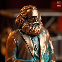 Karl MarxSculpture